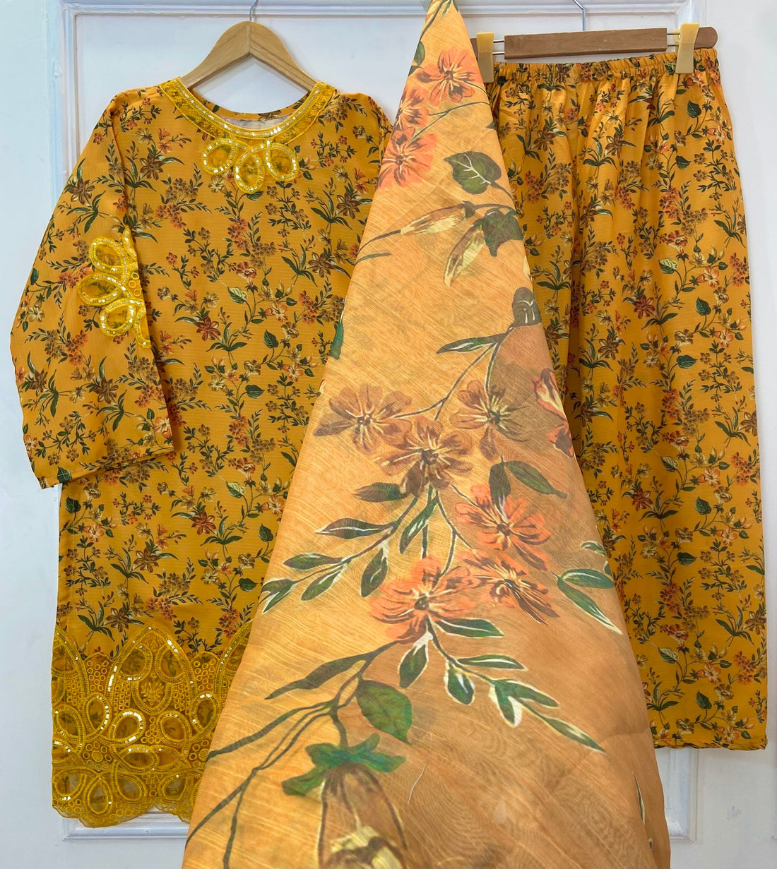 Sparkling Blossom 3PC (Bana Dora Silk)